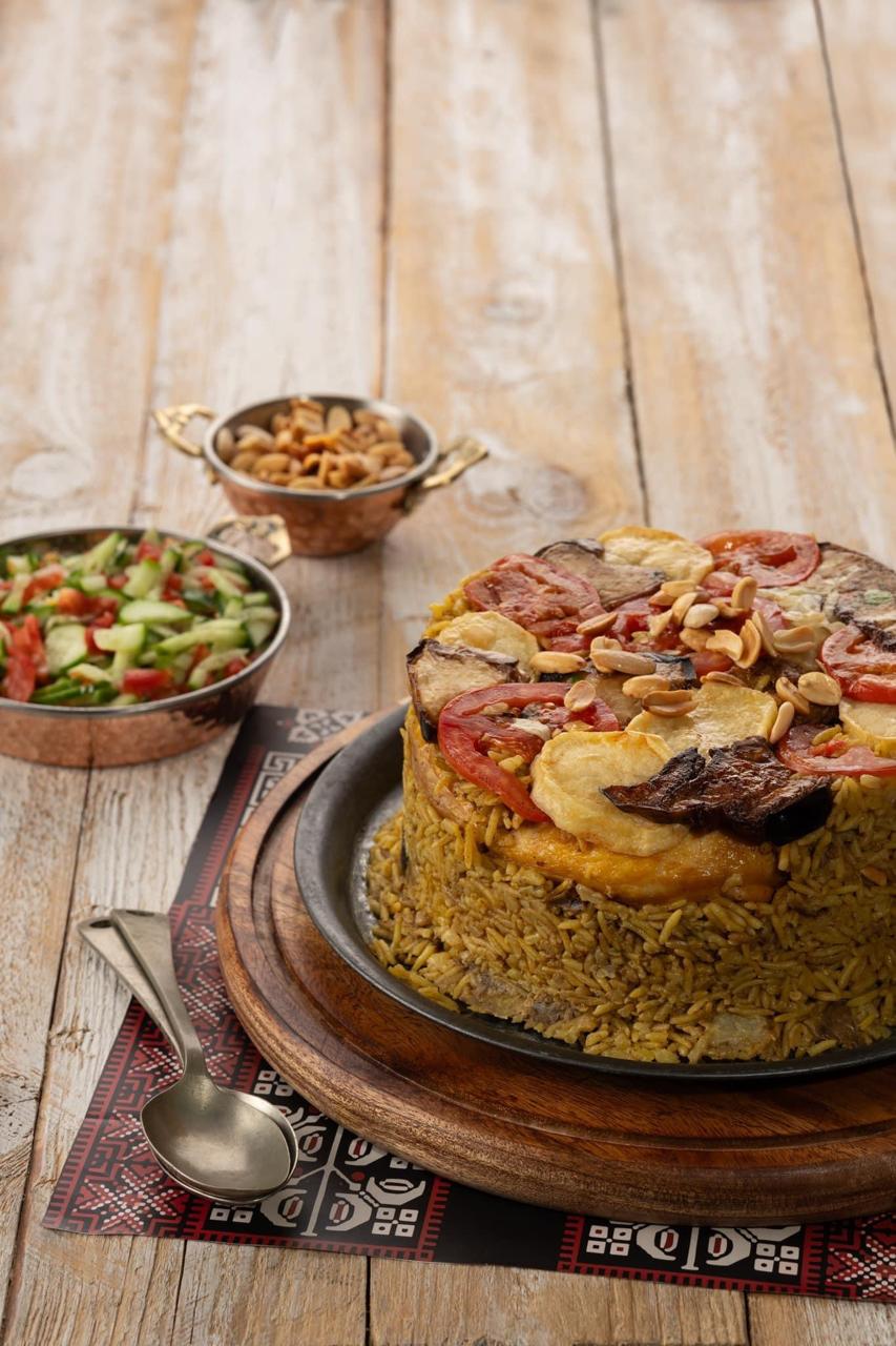 وجبة مقلوبة دجاجة